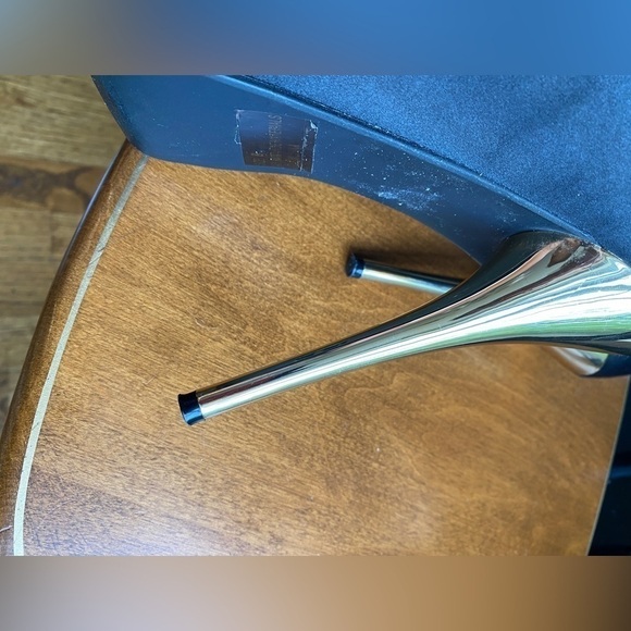 Qupid Peep Toe Stiletto Glittery Gold and Satin Black Peep Toe High Heels Size 8 - Picture 12 of 16